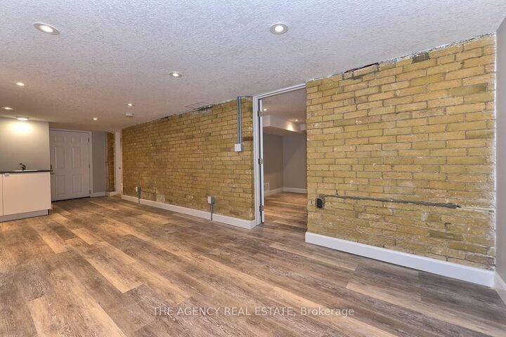 Property Photo:  870 Queens Avenue  ON N5W 3H6 