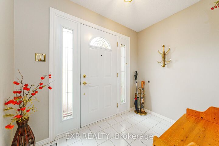 Property Photo: 1166 Bordeau Grove ON K1C 2M7