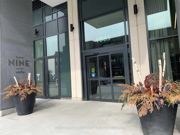Property Photo:  4085 Parkside Village Drive 1901  ON L5B 0K9 