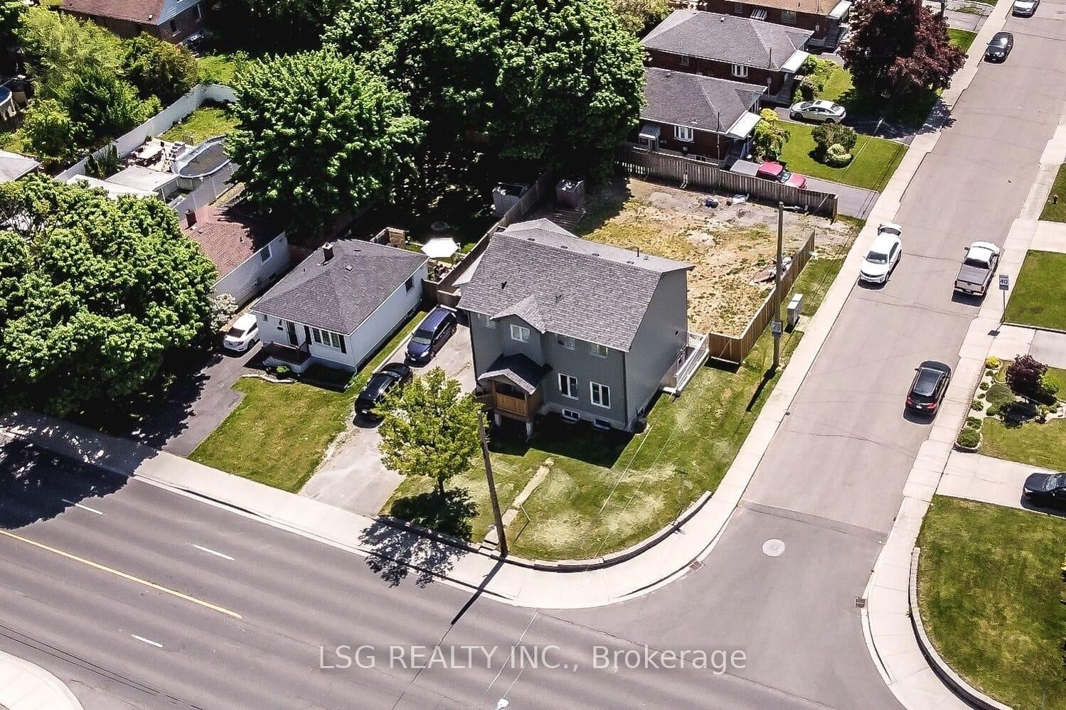Property Photo:  412 Fennell Avenue E Basement  ON L9A 1T9 