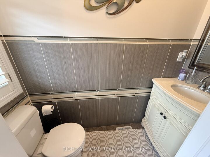 Property Photo: 970 Farmstead Drive ON L9T 8J1