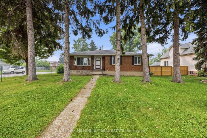 Property Photo:  867 Wellington Street  ON N7T 1J4 