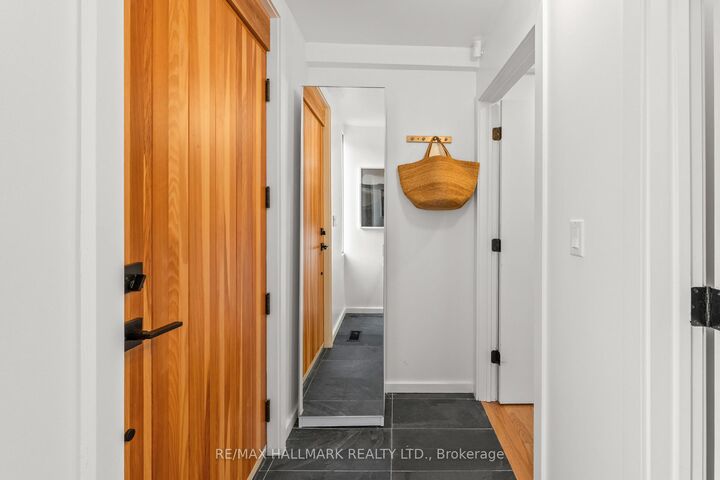 Property Photo:  92 Chisholm Avenue  ON M4C 4V5 