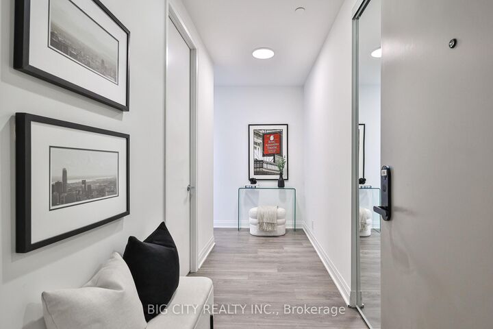 Property Photo:  25 Frederick Todd Way 210  ON M4G 0C9 