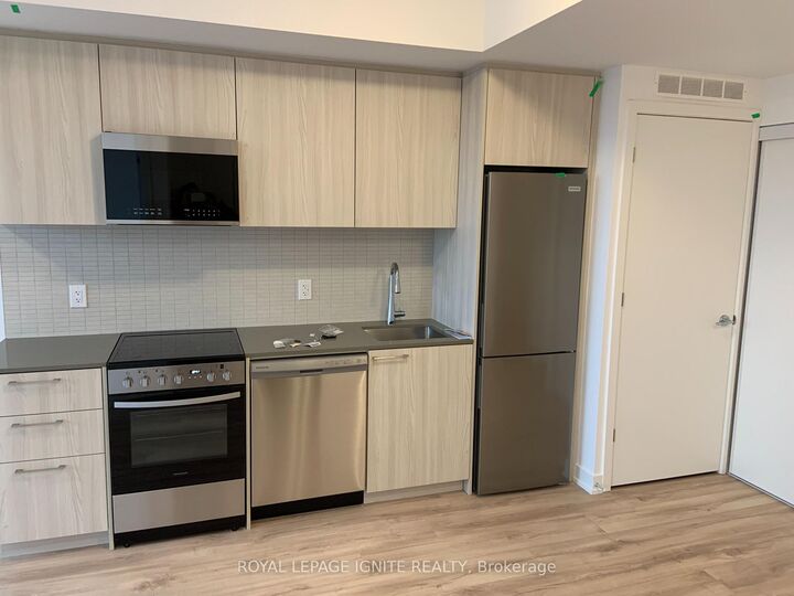 Property Photo:  7439 Kingston Road 410  ON M1B 5S3 