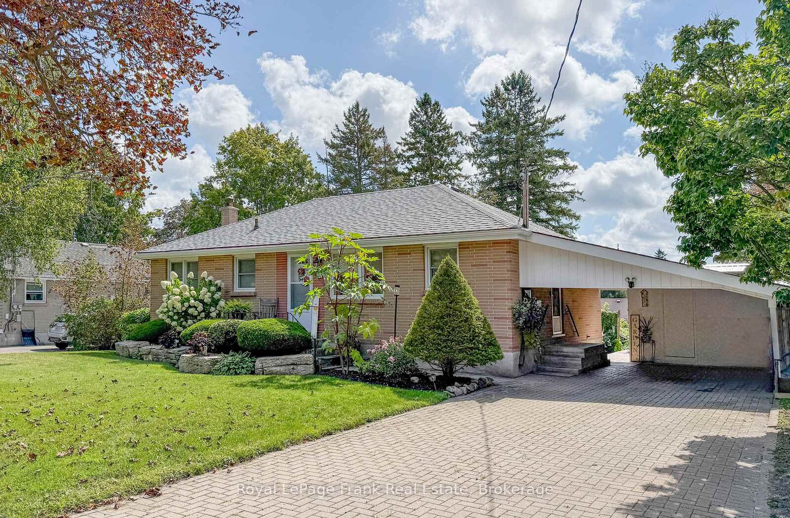 Property Photo:  387 Aberdeen Avenue  ON K9H 4X5 