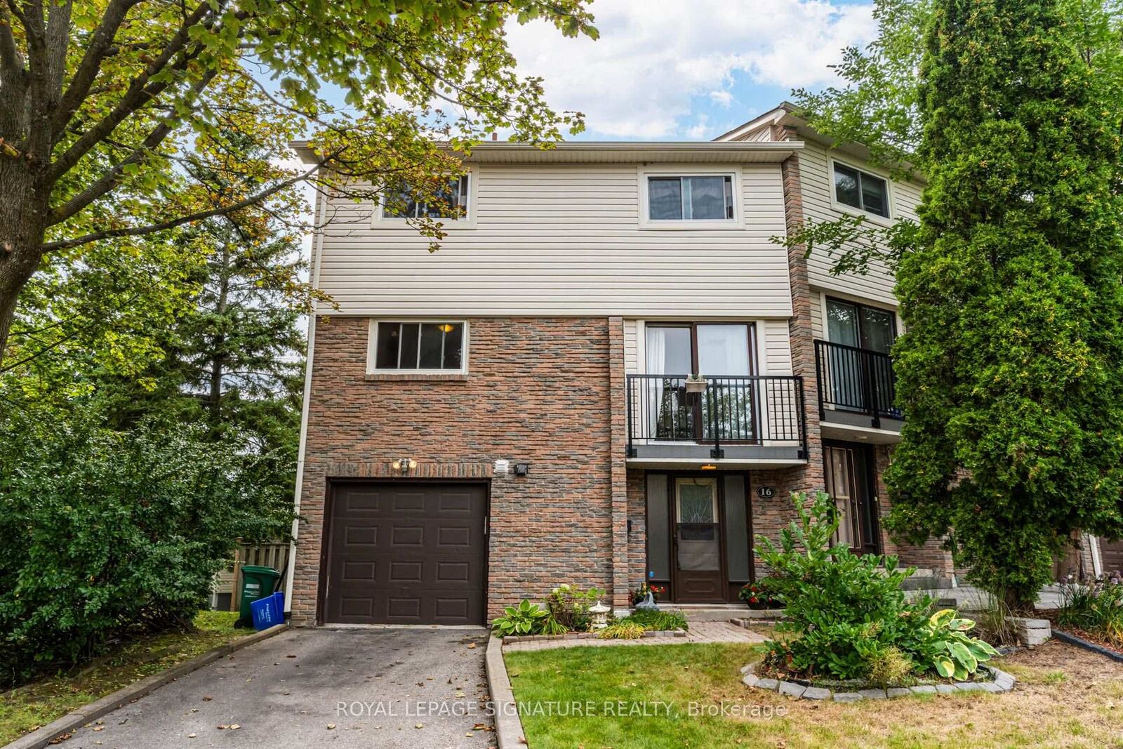Property Photo:  7251 Copenhagen Road 16  ON L5N 2H6 