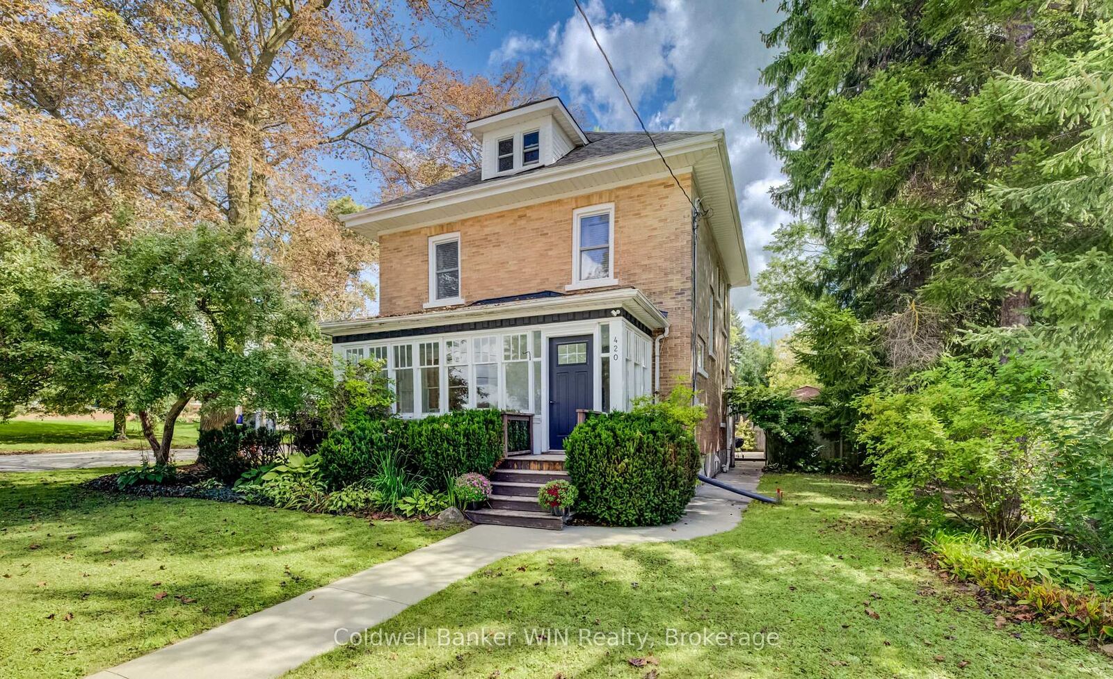 Property Photo:  420 Parkside Drive  ON N0G 2L3 
