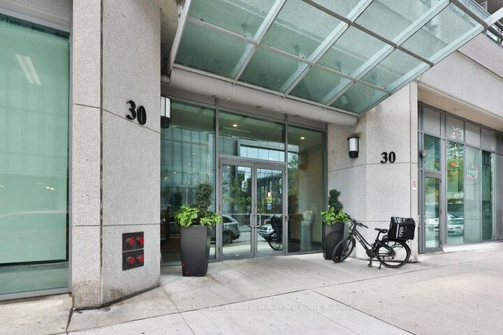 Property Photo:  30 Grand Trunk Crescent 708  ON M5J 3A4 