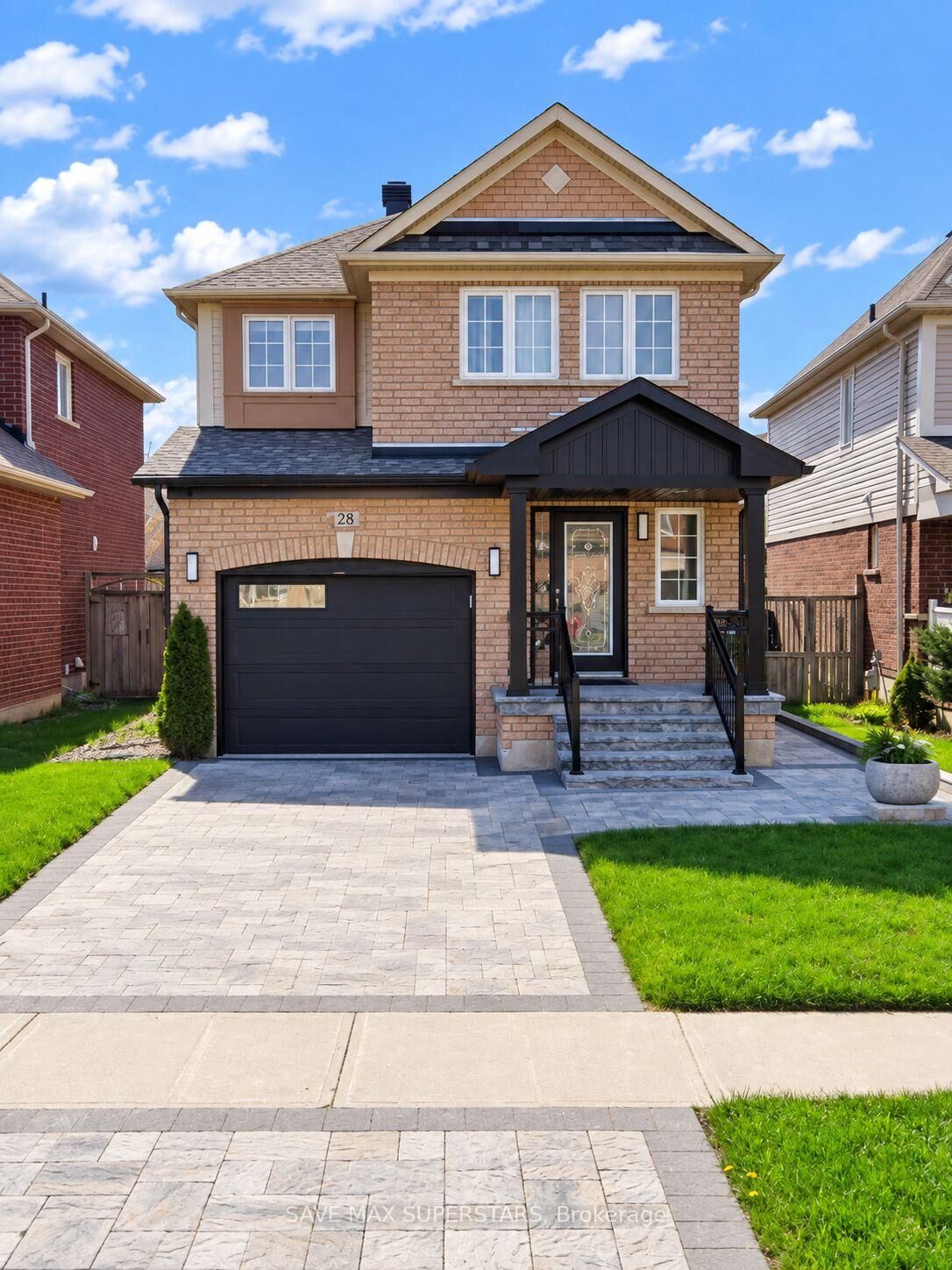 Property Photo:  28 Versailles Crescent  ON L4M 0B8 