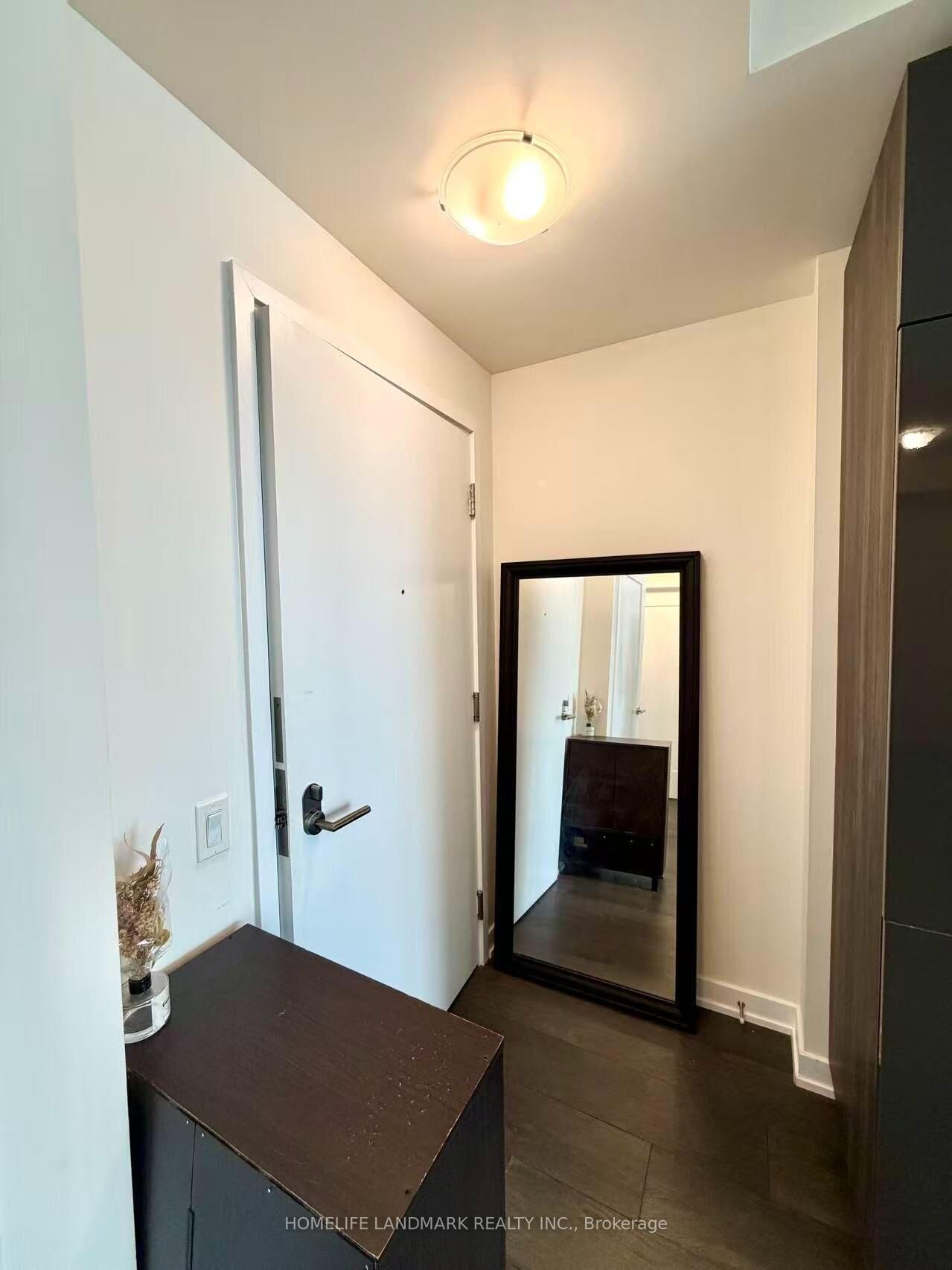 Property Photo:  28 Freeland Street 1205  ON M5E 0E3 