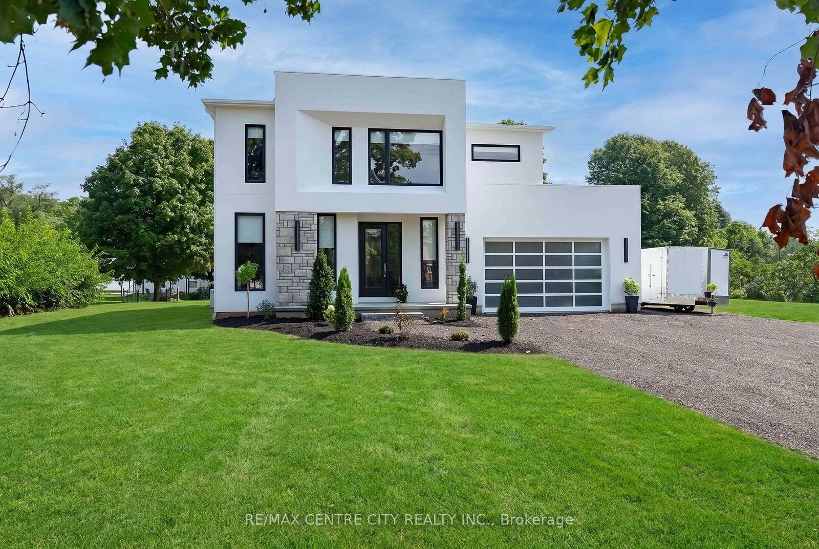 Property Photo:  53900 Heritage Line  ON N5H 2R1 