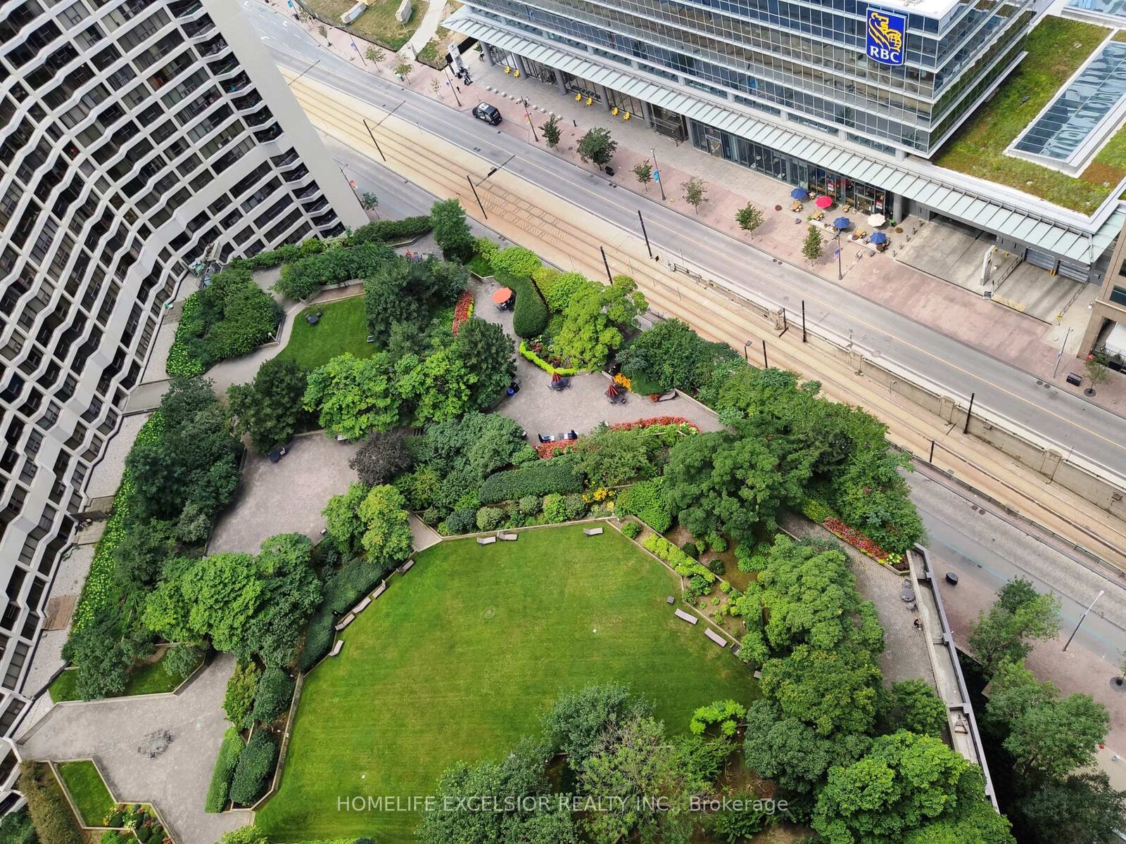 Property Photo:  33 Harbour Square 3227  ON M5J 2G2 