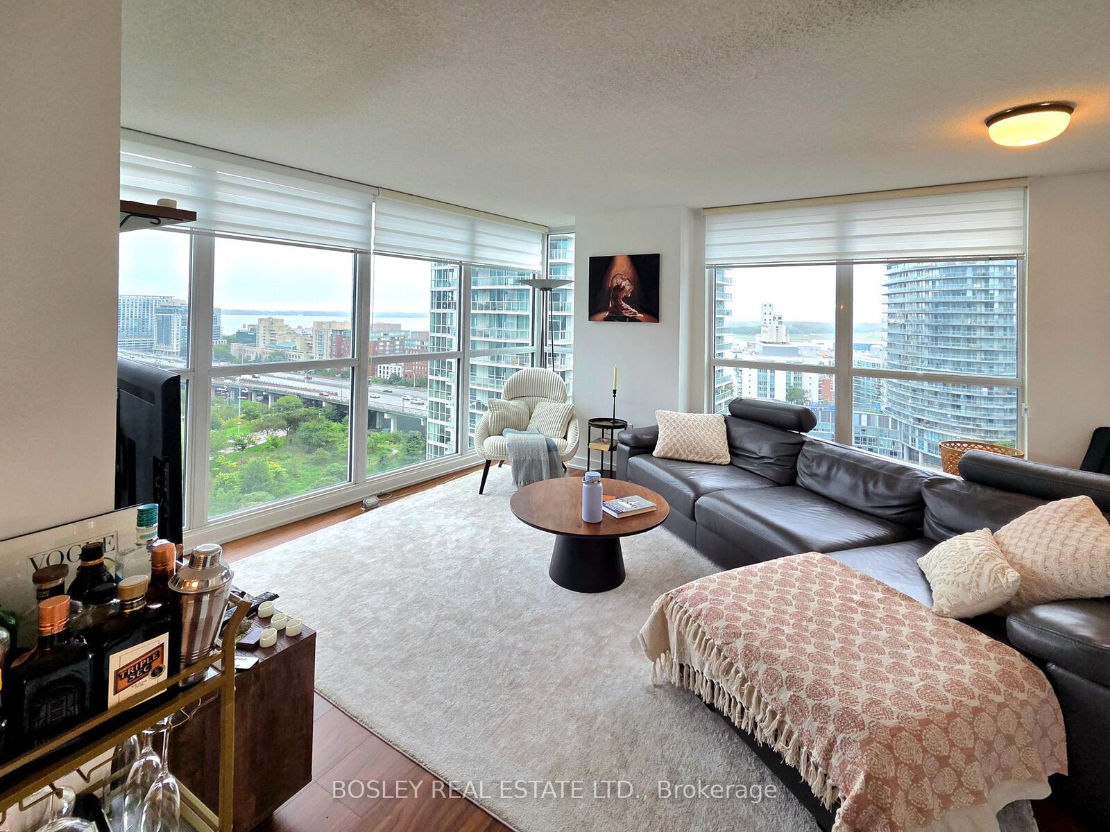 Property Photo:  85 Queens Wharf Road 1901  ON M5V 0J9 