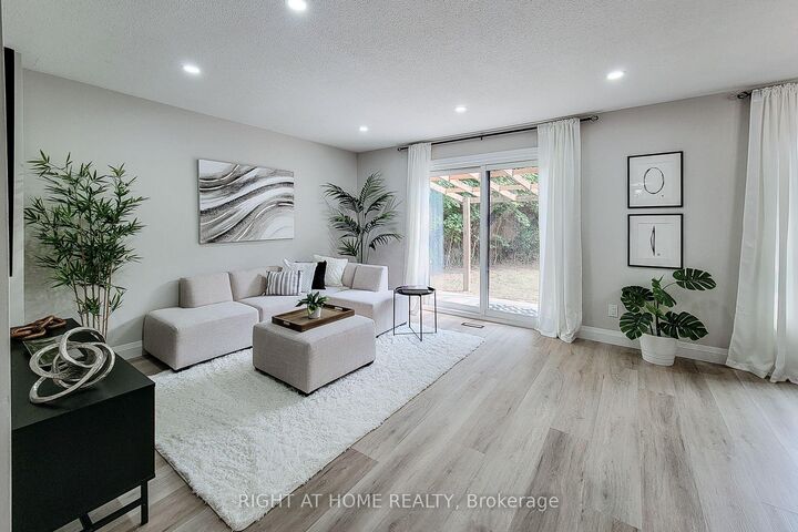 Property Photo:  3574 Autumnleaf Crescent  ON L5L 1K5 