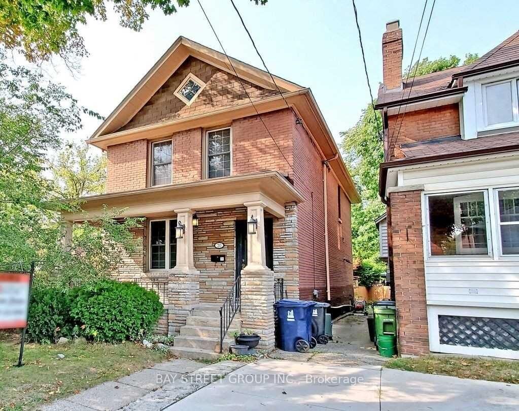 Property Photo:  20 Bowood Avenue  ON M4N 1Y4 