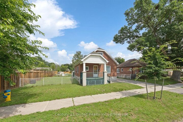 Property Photo:  72 Kent Street  ON K9J 5B3 
