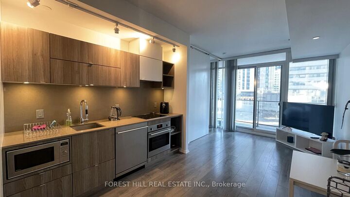 Property Photo:  125 Peter Street 1110  ON M5V 0M2 
