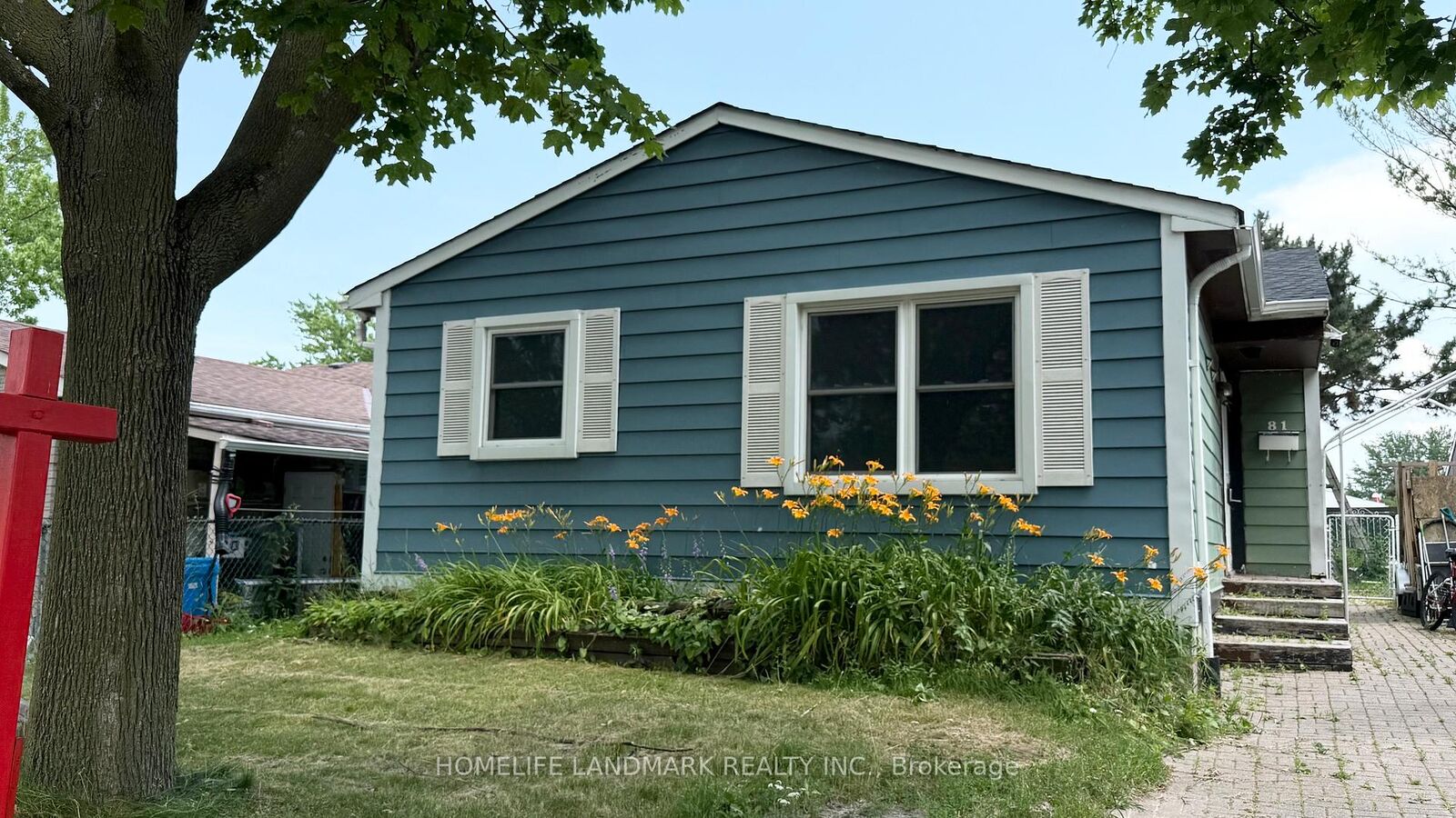 Property Photo:  81 United Square Main Floor  ON M1B 2B9 