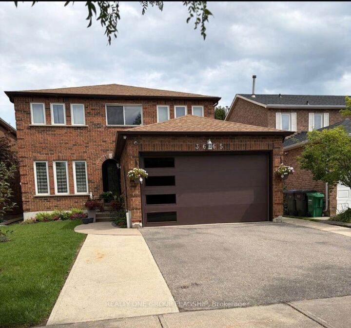 Property Photo: 3665 Colonial Upper Drive ON L5L 4P2