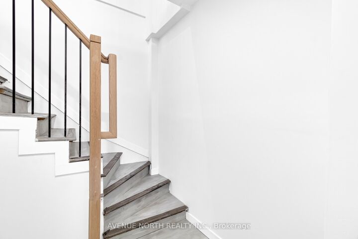 Property Photo:  28 Florence Street 2  ON K2P 0W7 