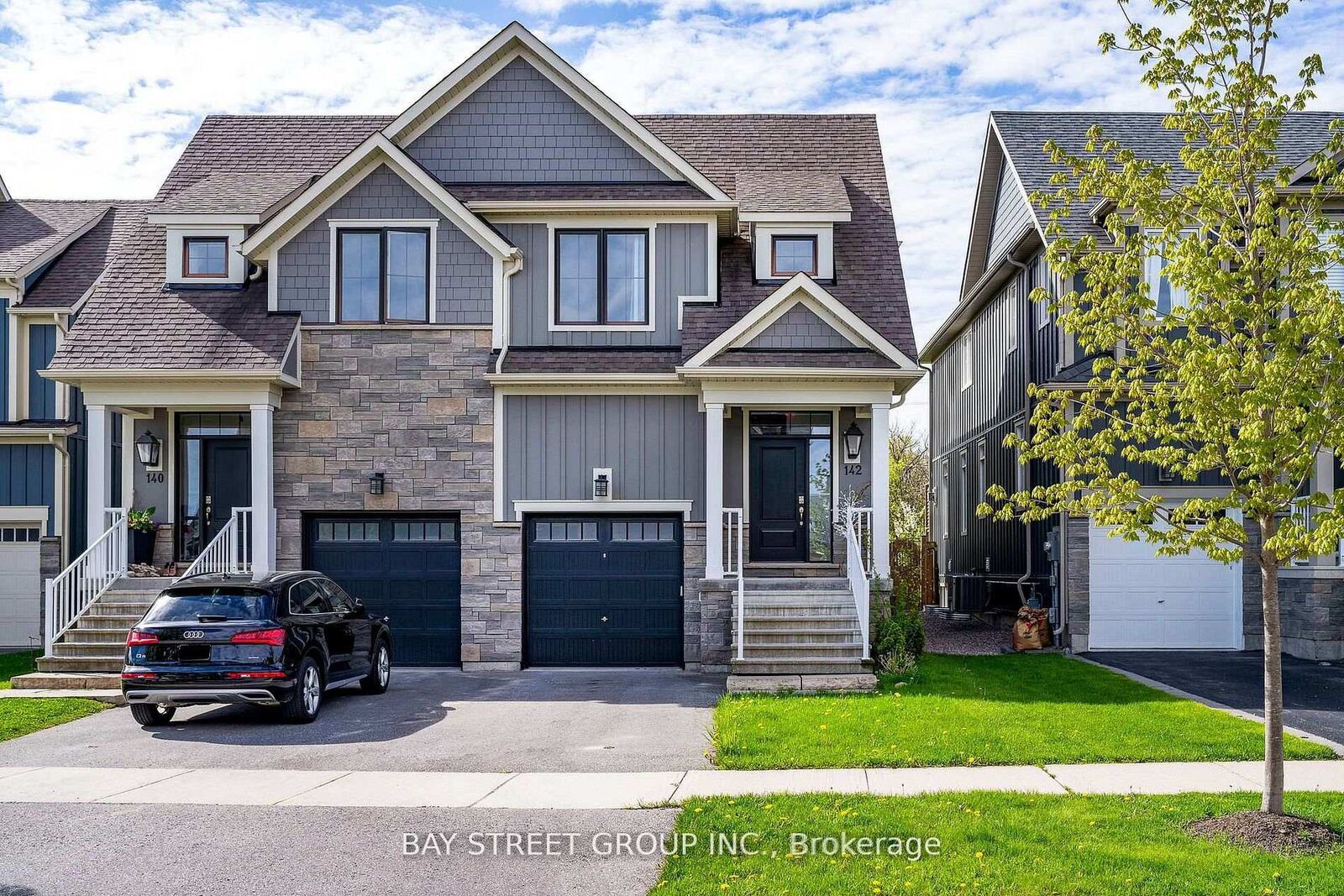 Property Photo:  142 Yellow Birch Crescent  ON L9Y 0R4 