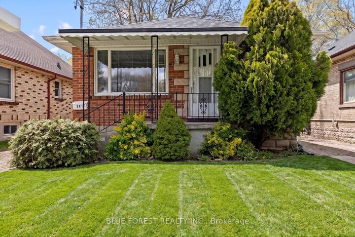 Property Photo:  581 Hale Street  ON N5W 1H7 