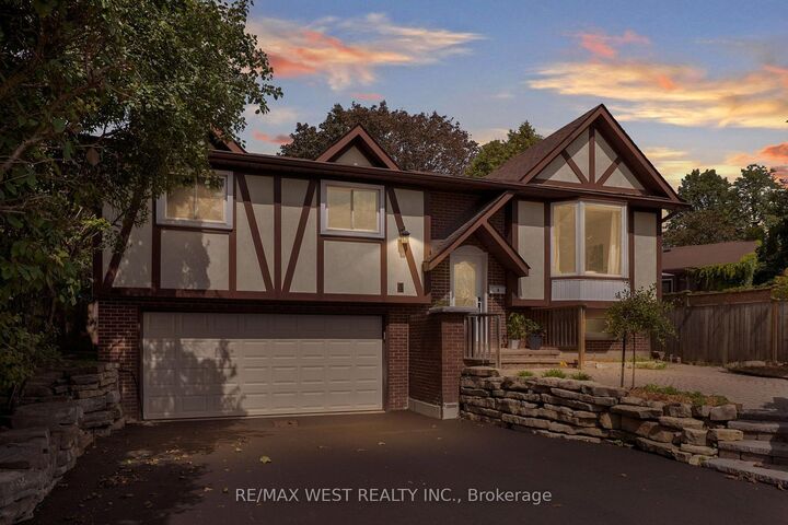 Property Photo: 4 Flemington Court ON L1N 5X2