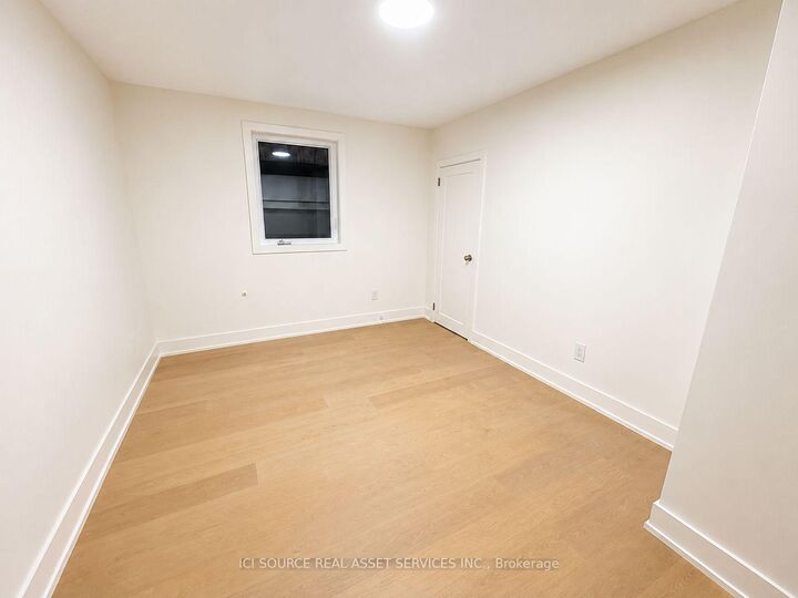 Property Photo:  150 Brunswick Avenue 1  ON M5S 2M2 
