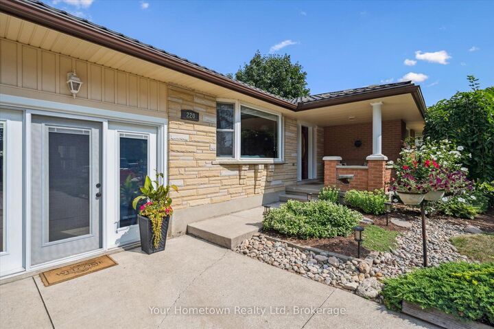 Property Photo:  220 Colborne Street  ON N0B 1S0 