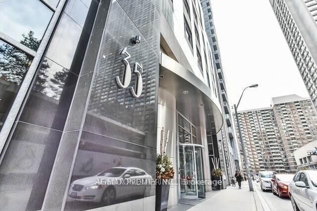 Property Photo: 35 Balmuto Street 1009 ON M4Y 0A3