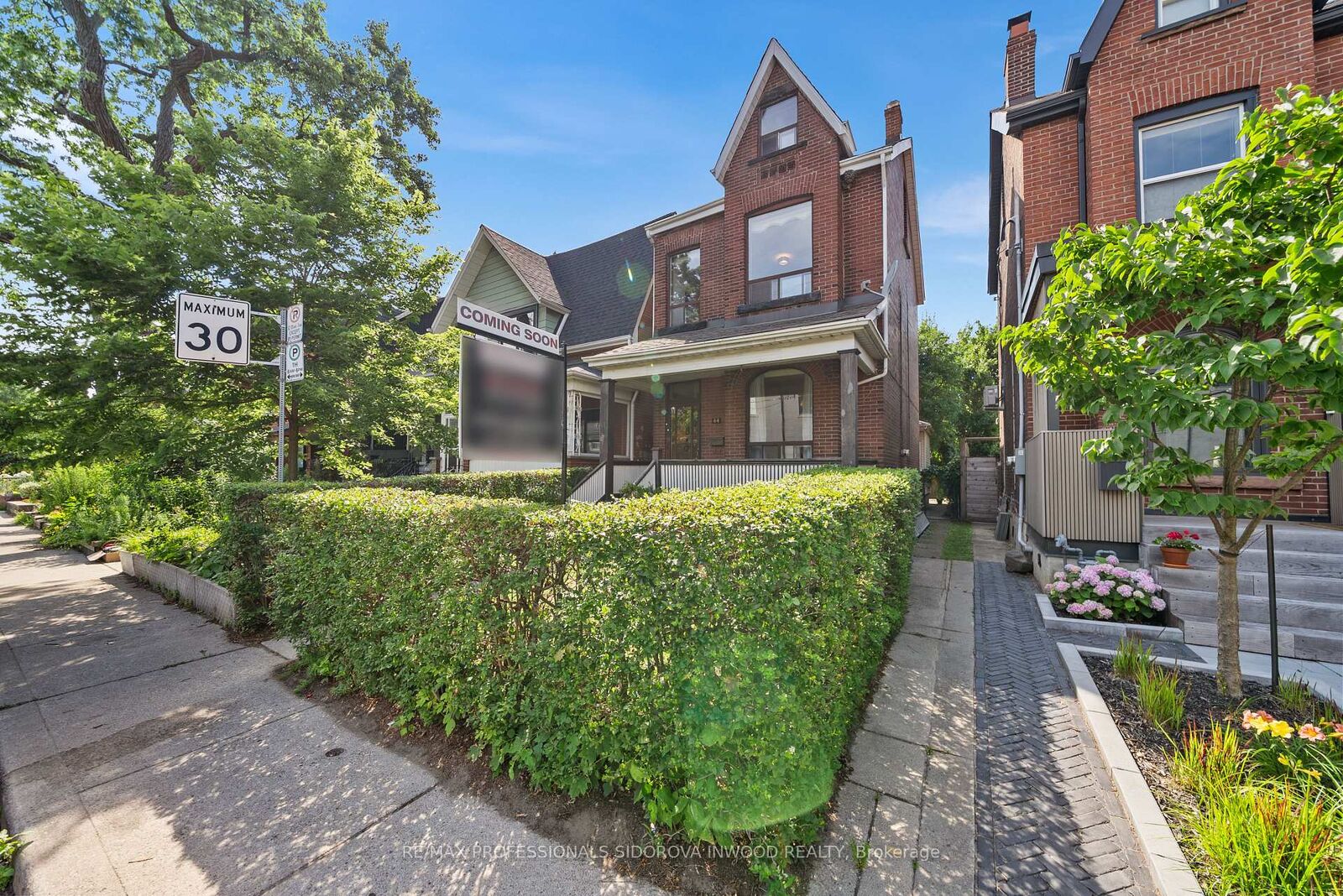 Property Photo:  44 Golden Avenue  ON M6R 2J4 
