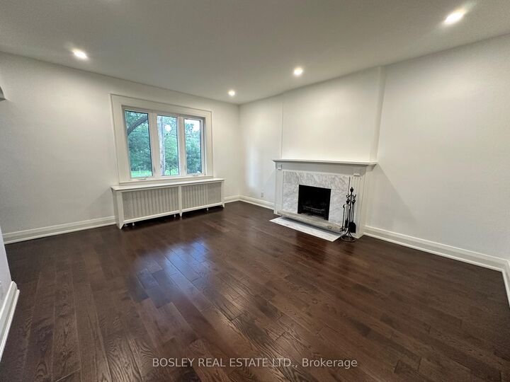 Property Photo:  229 Manor Road E 2  ON M4S 1R9 