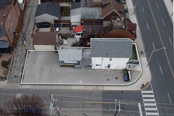 Property Photo:  1160 Dufferin Street  ON M6H 4B8 