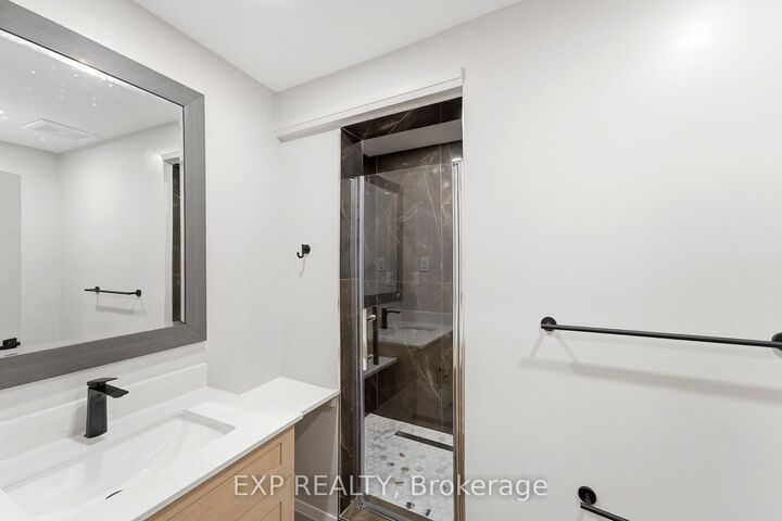 Property Photo:  4422 Huron Street 110  ON L2E 7C8 