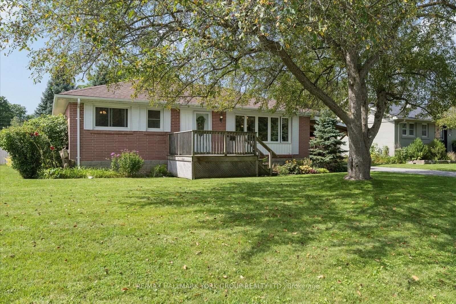 Property Photo:  26 Georgina Street  ON L0E 1R0 