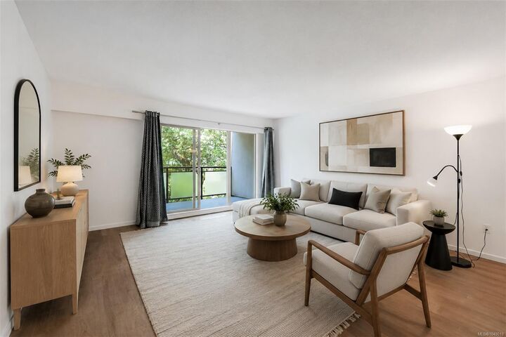 Property Photo:  1419 Stadacona Ave #202  BC V8S 5J3 