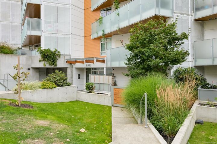 Property Photo: 881 Short St #103 BC V8P 2L3