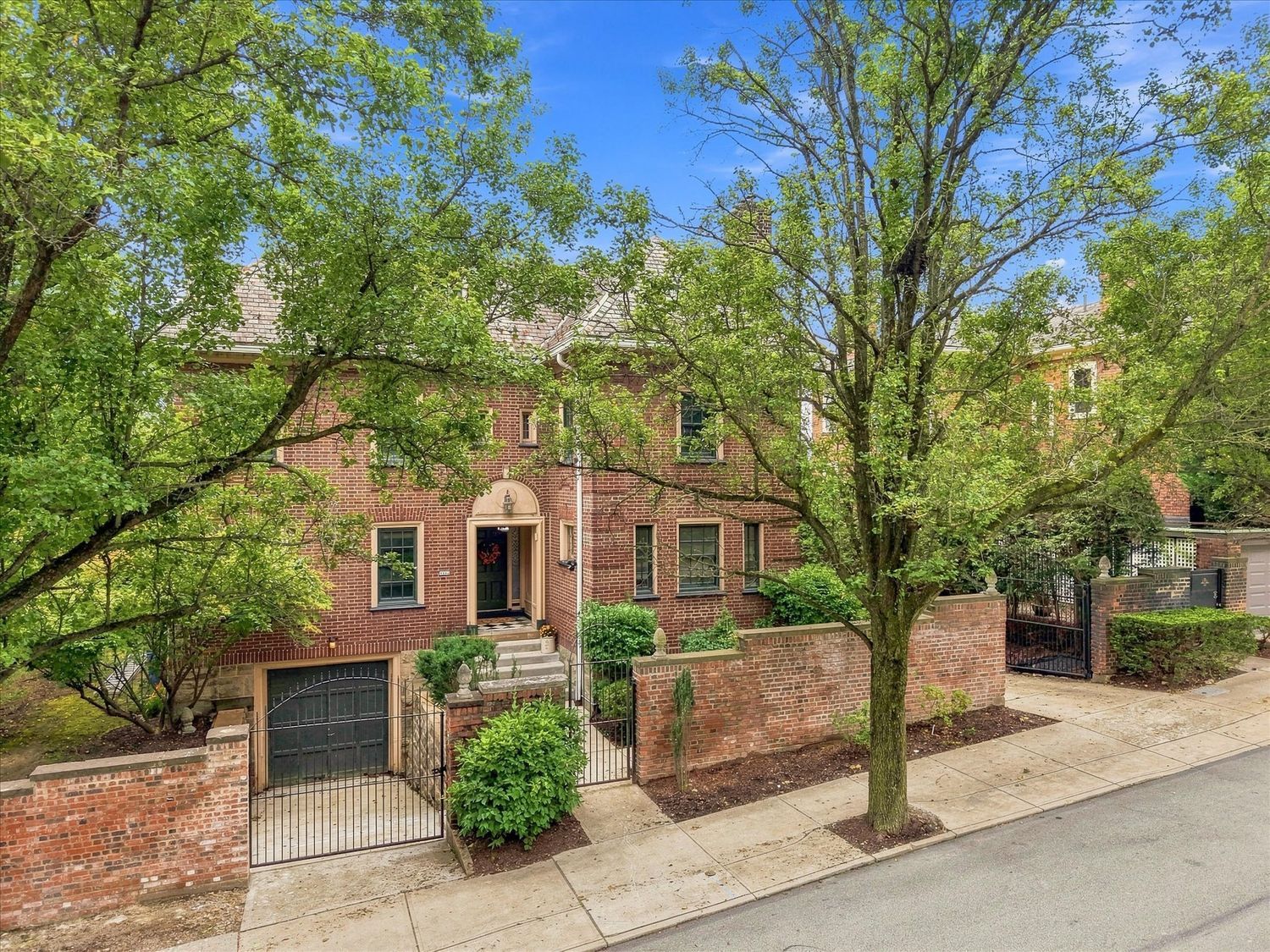 Property Photo: 4342 Centre Avenue PA 15213