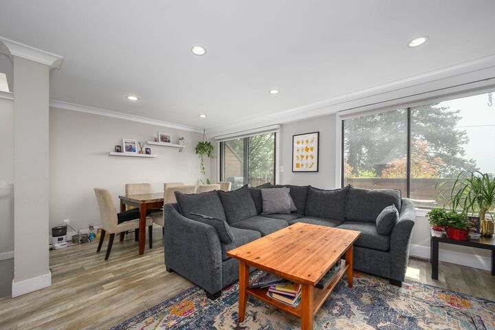 Property Photo: 3201 Lonsdale Avenue BC V7N 4G8