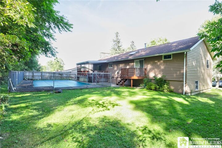 Property Photo:  264 Ivy Street  NY 14701 