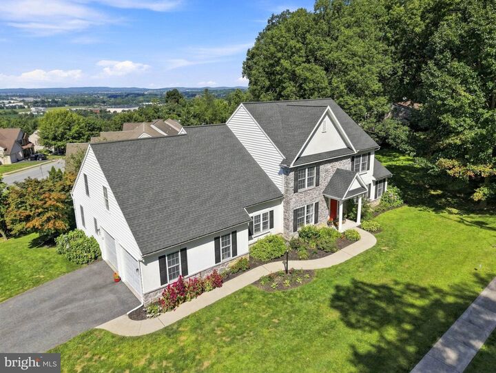 Property Photo: 501 Bald Eagle Court PA 17601