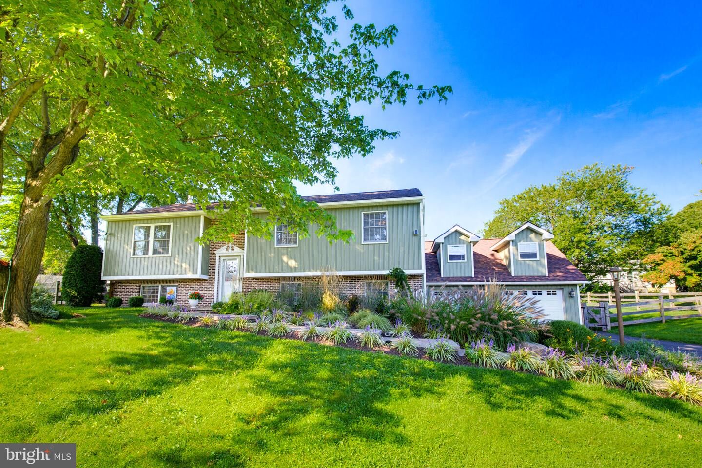 Property Photo:  8 Cliffwood  PA 17566 