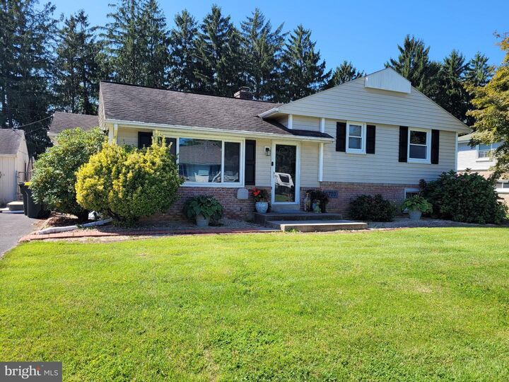 Property Photo:  2700 Royal  PA 17603 