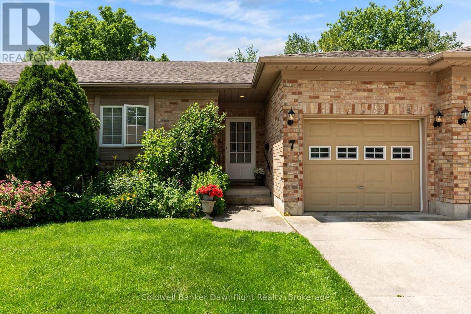 Property Photo:  7 Brookside Place  ON N0M 1S2 