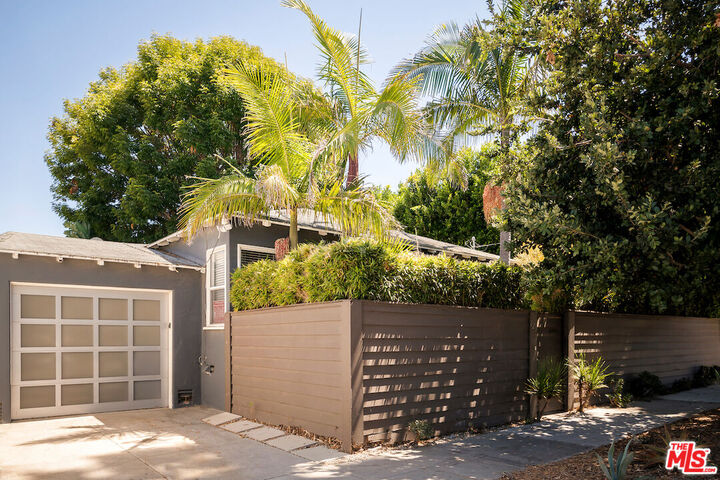 Property Photo: 728 Pacific St CA 90405