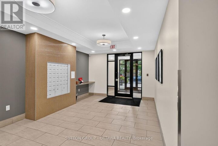 Property Photo: 950 Marguerite Avenue 103 ON K1K 3T8