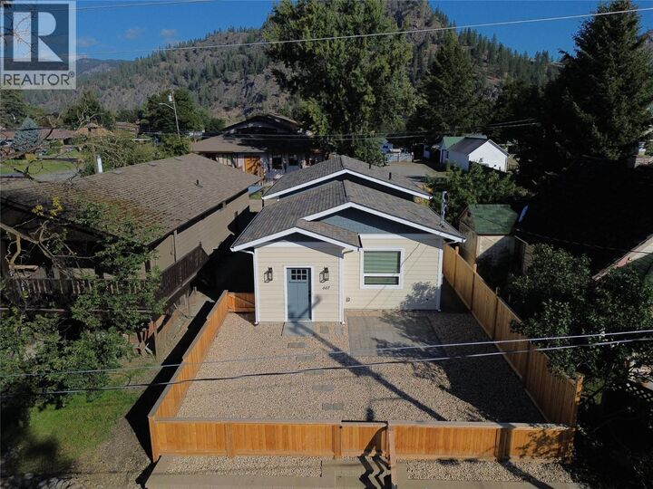 Property Photo:  667 72nd Avenue  BC V0H 1H0 