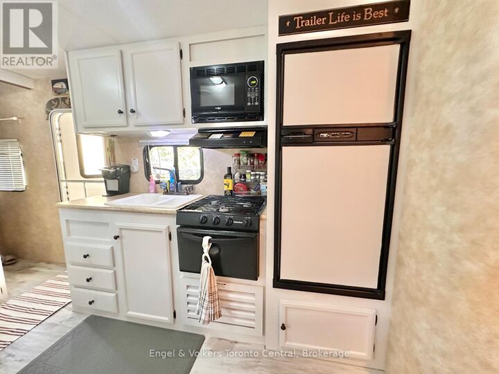 Property Photo:  7489 Sideroad 5 E L 30  ON N0G 2L0 