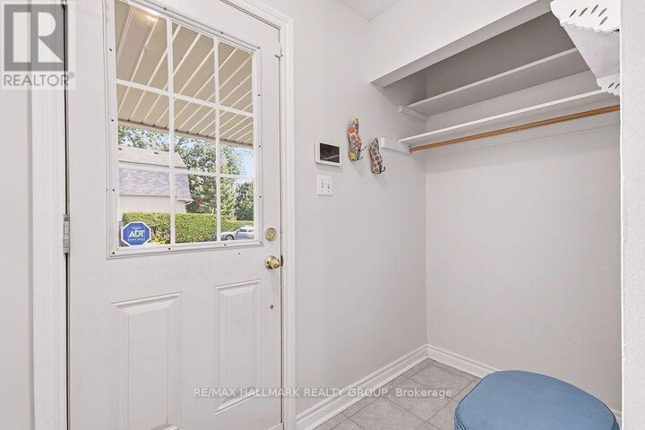 Property Photo:  295 Beechgrove Avenue  ON K1Z 6R4 